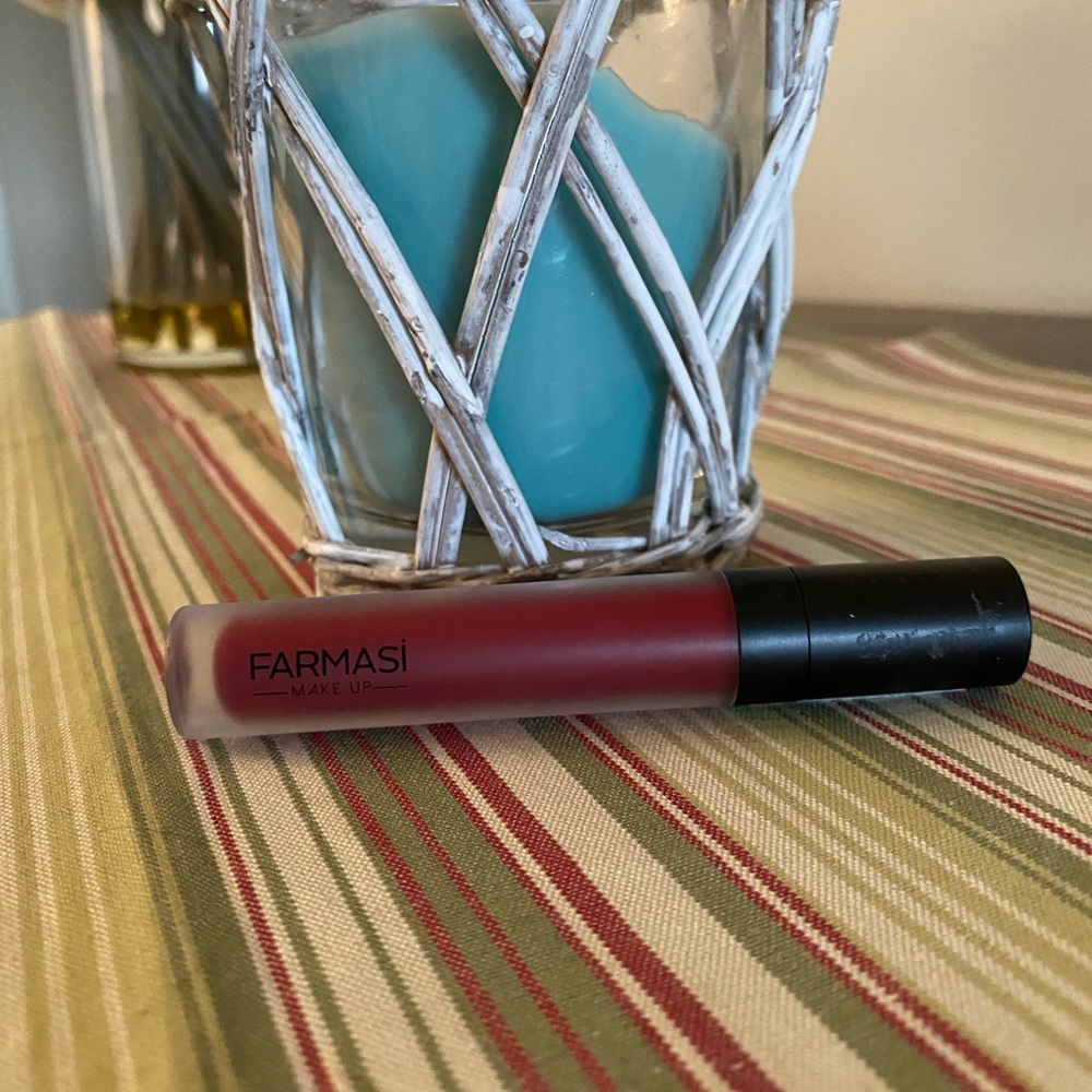 Liquid Lipstick by Farmasi Make-Up 🐝